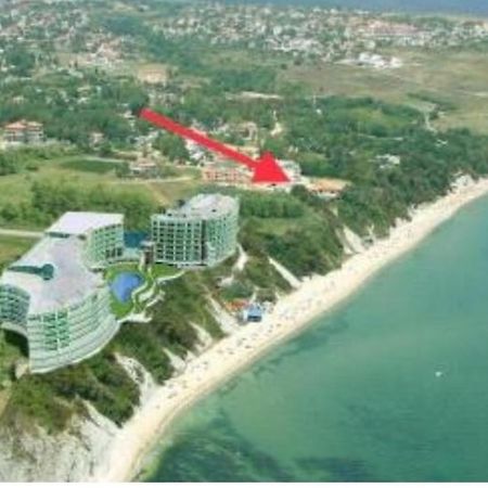 Rose Apartment On The Beach Bjala Exteriör bild