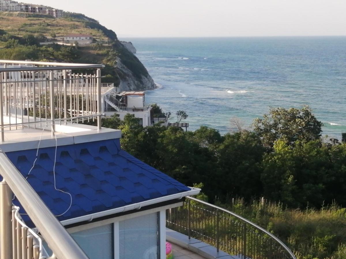 Rose Apartment On The Beach Bjala Exteriör bild
