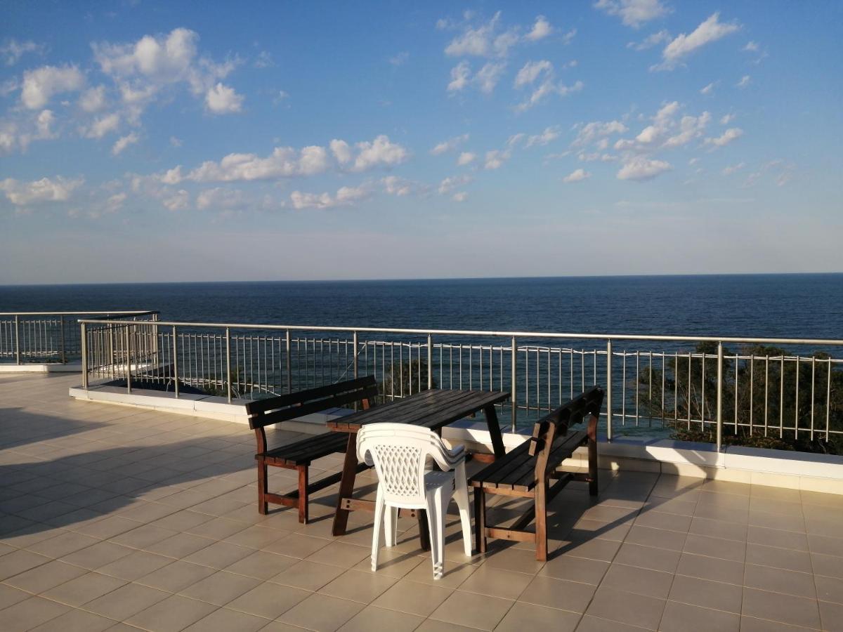Rose Apartment On The Beach Bjala Exteriör bild